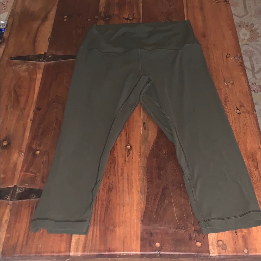 Lulu lemon align crop size 8 olive green
